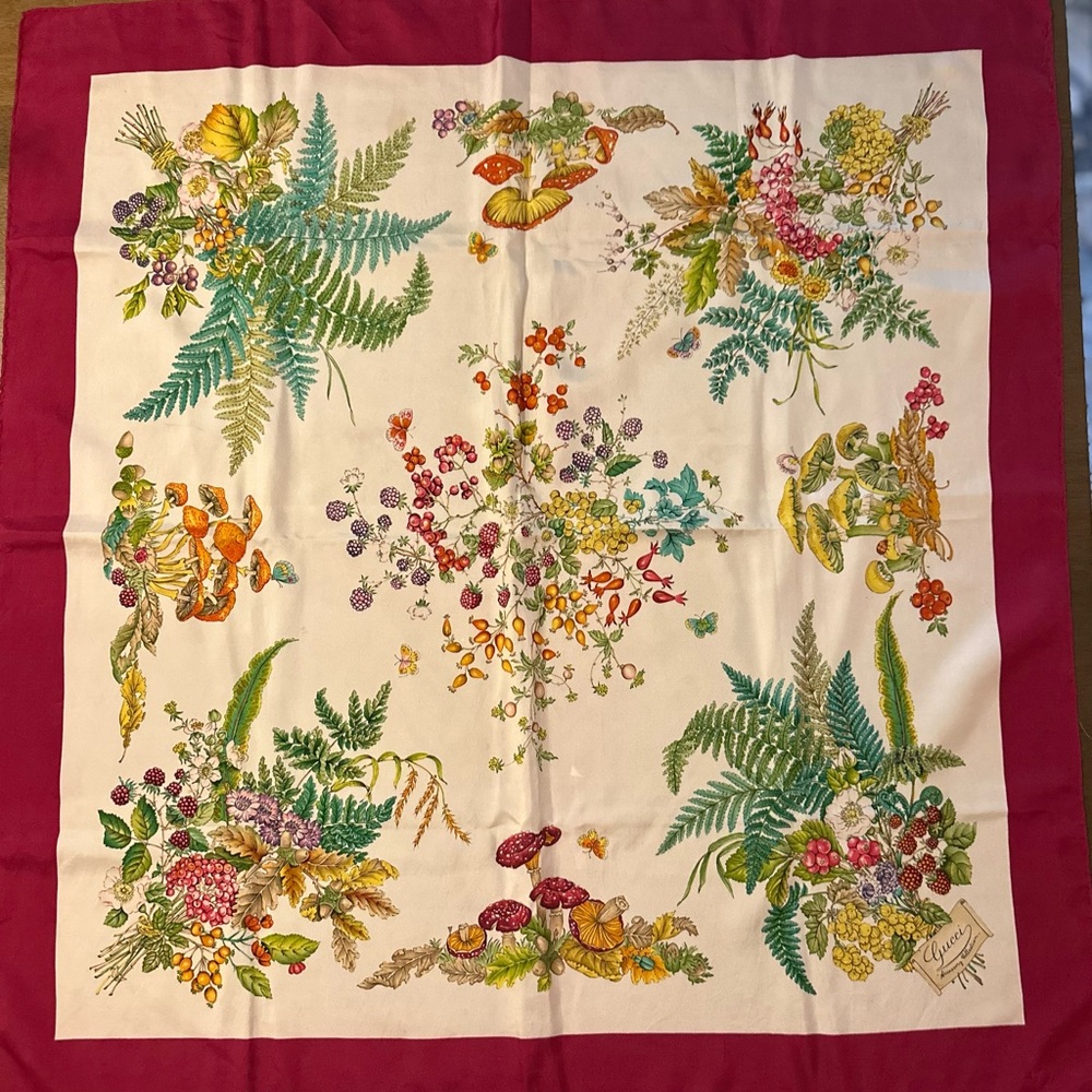 Vintage Gucci 100% Silk Scarf